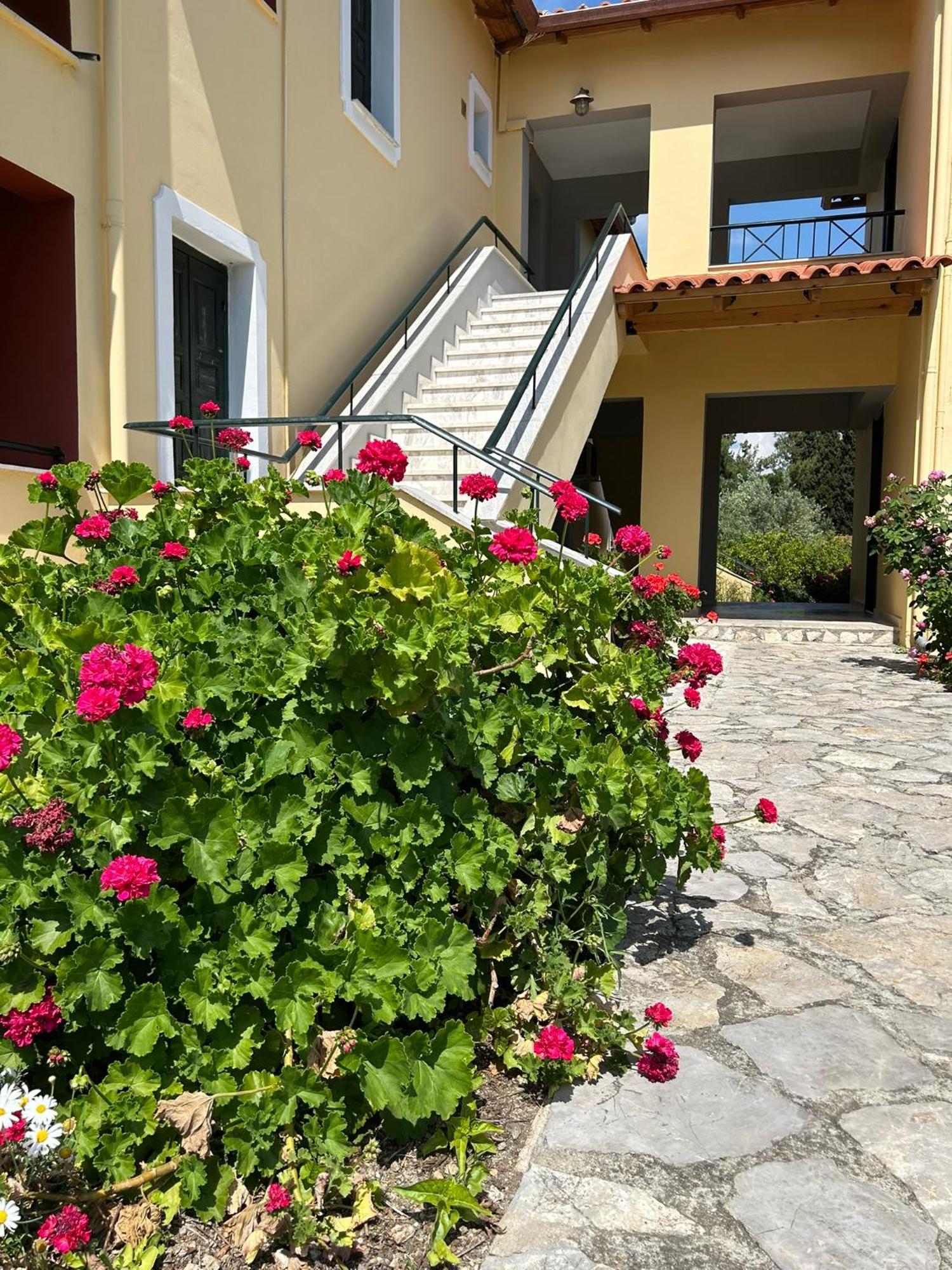 Magda Hotel Apartments Epidaurus Exterior foto